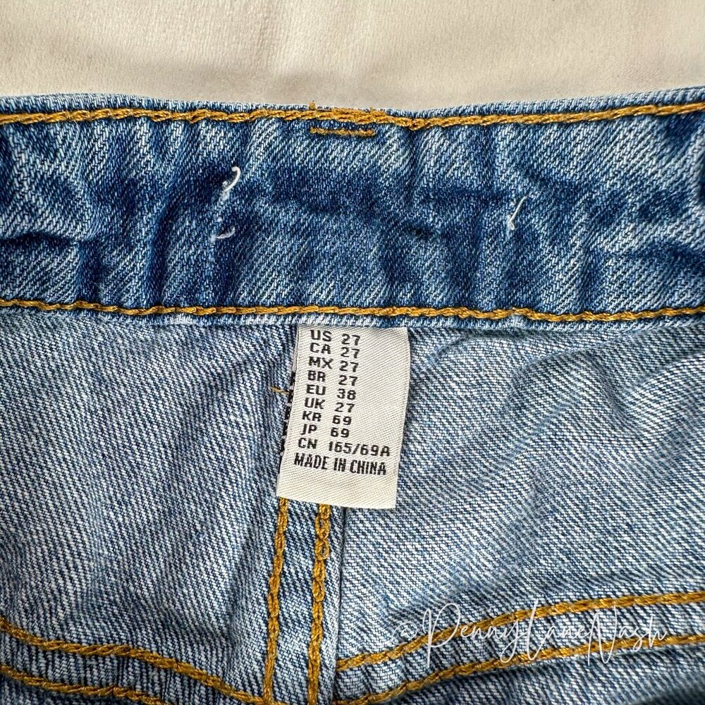 Forever 21 Distressed Cuffed Denim Jean Shorts - Picture 4 of 7